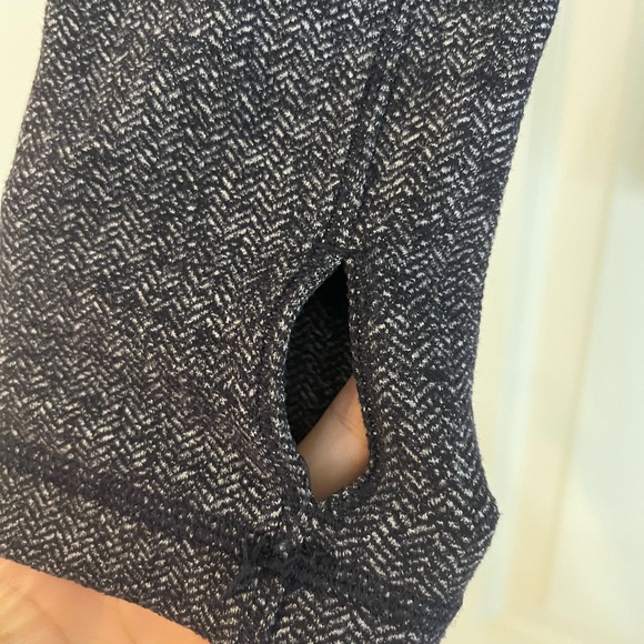 Lululemon jacket size 8 - Picture 3 of 7